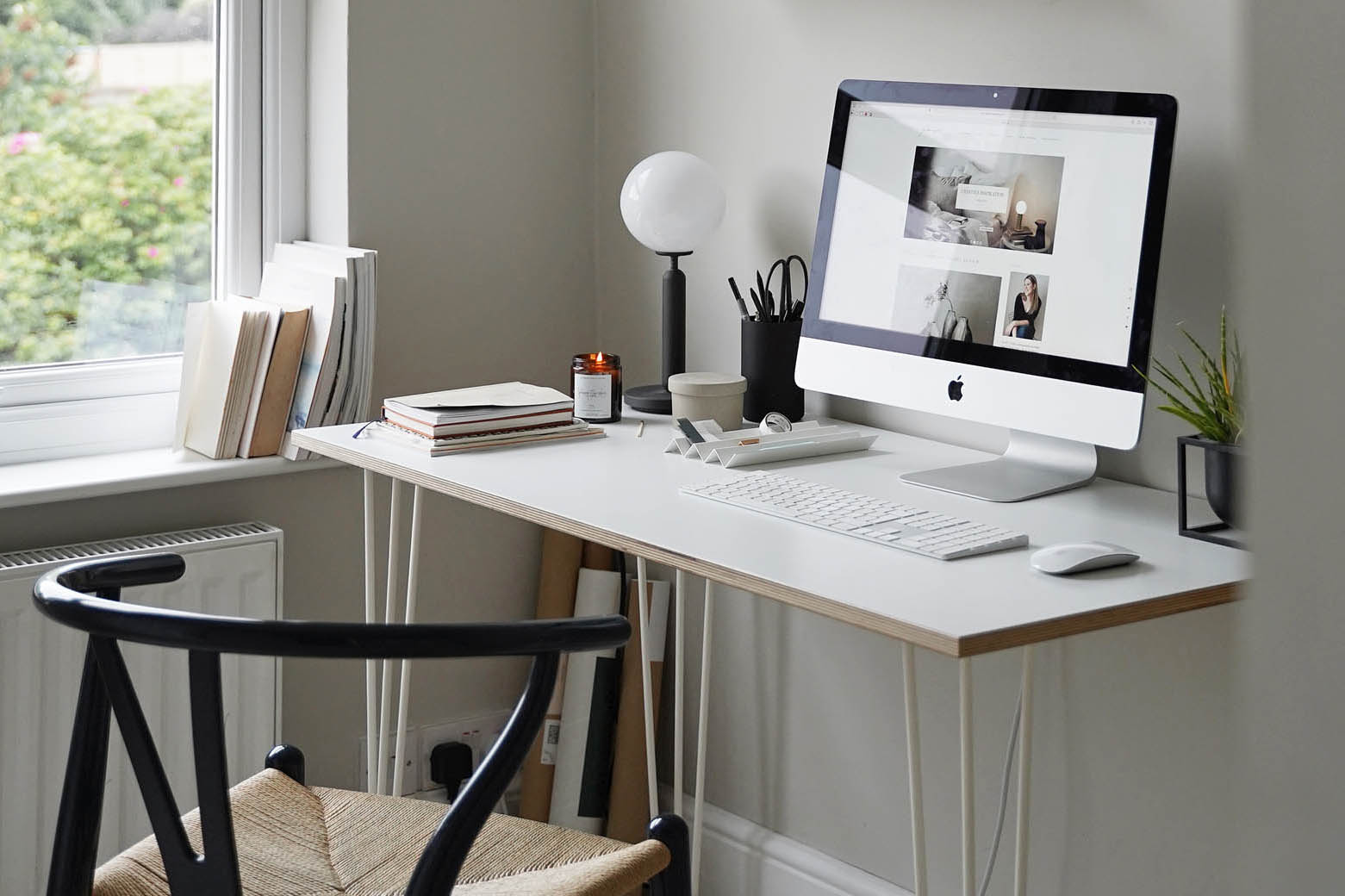 minimalist desk setup Archives
