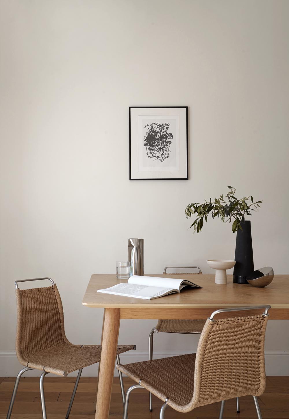 The power of textural contrasts with Carl Hansen & Søn's 'PK1