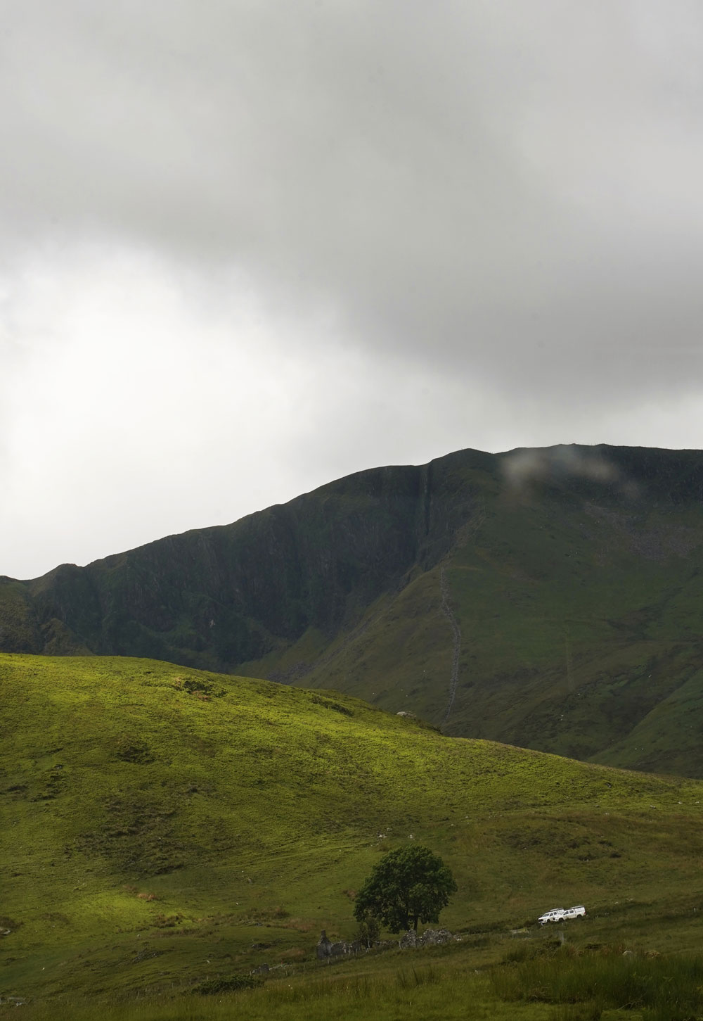 Driving along the Llanberis Pass and Pen Y Pass in Eryri National Park | Exploring North Wales & Snowdonia | These Four Walls blog